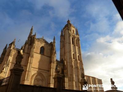 Destilería DYC y Ciudad de Segovia;belen buitrago;todo mochilas